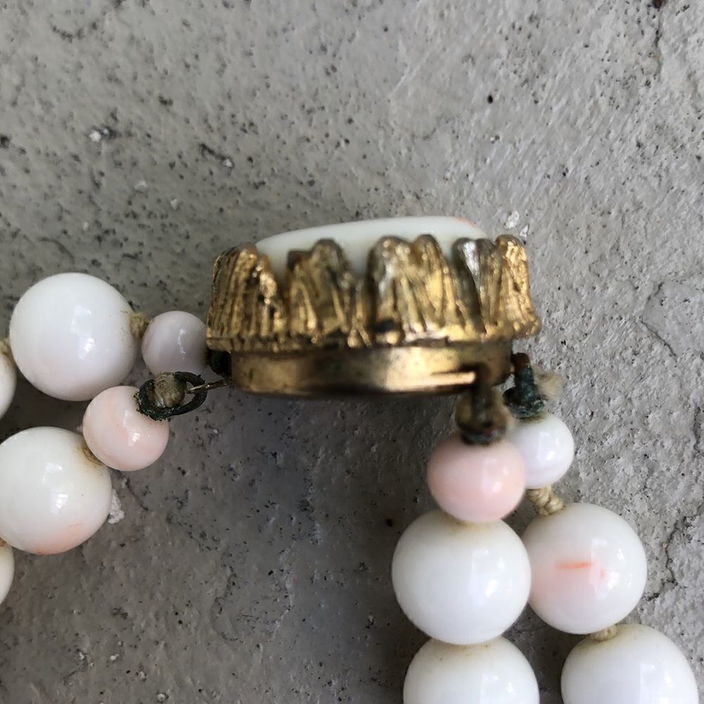 Vintage  white  facet necklace - Picture 6 of 7